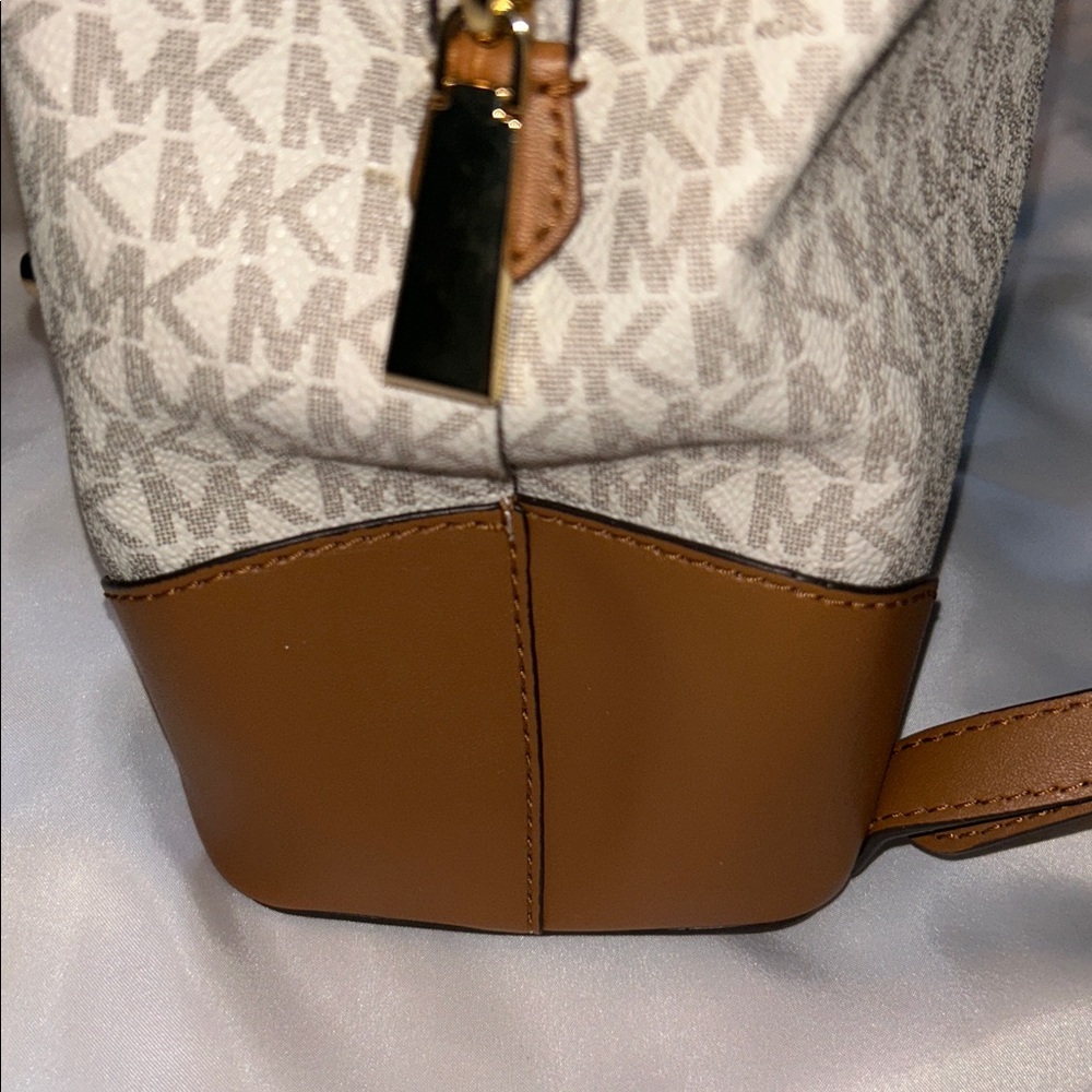 Michael Kors Vanilla/Acorn Harrison Medium Saffiano Leather Signature  Backpack - Picture 12 of 16